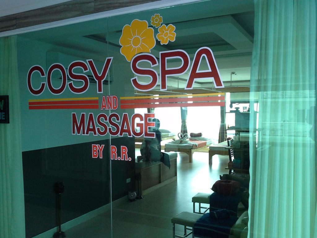 Cosy Beach View Apartments 파타야 외부 사진